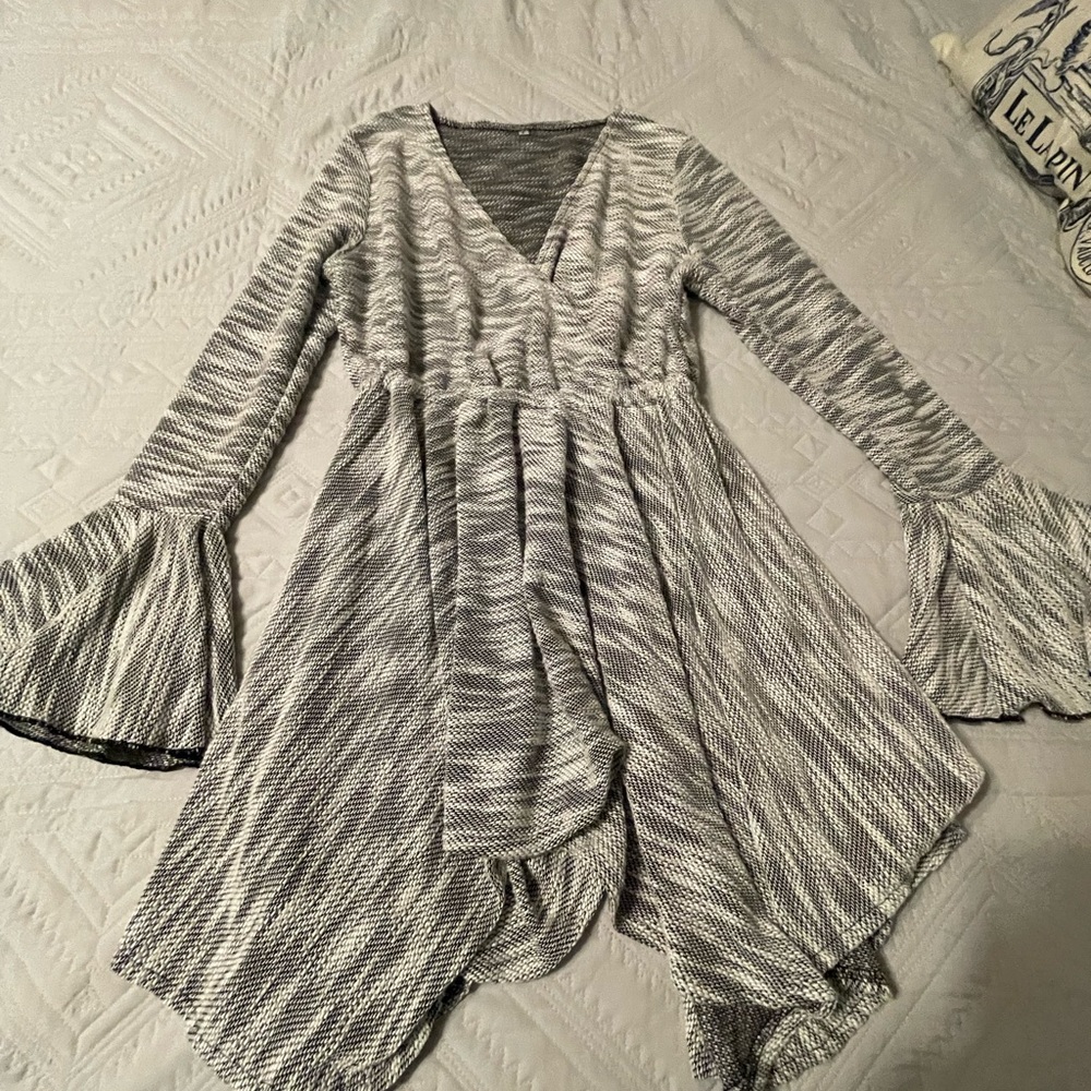 Chic Gray Women's Long Sleeve Sweater - Picture 6 of 7